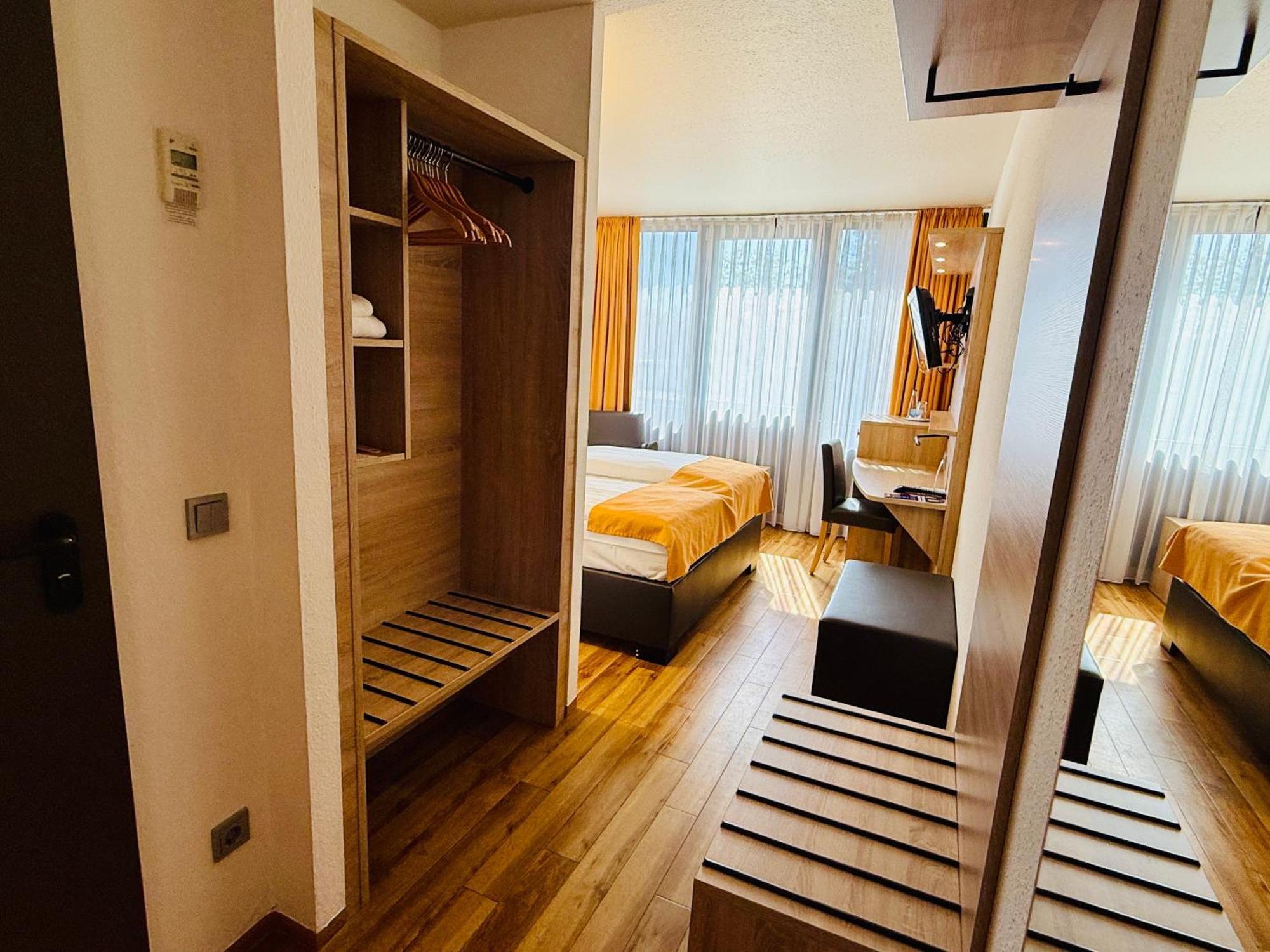 Arvena Messe Hotel Nuremberg Exterior photo
